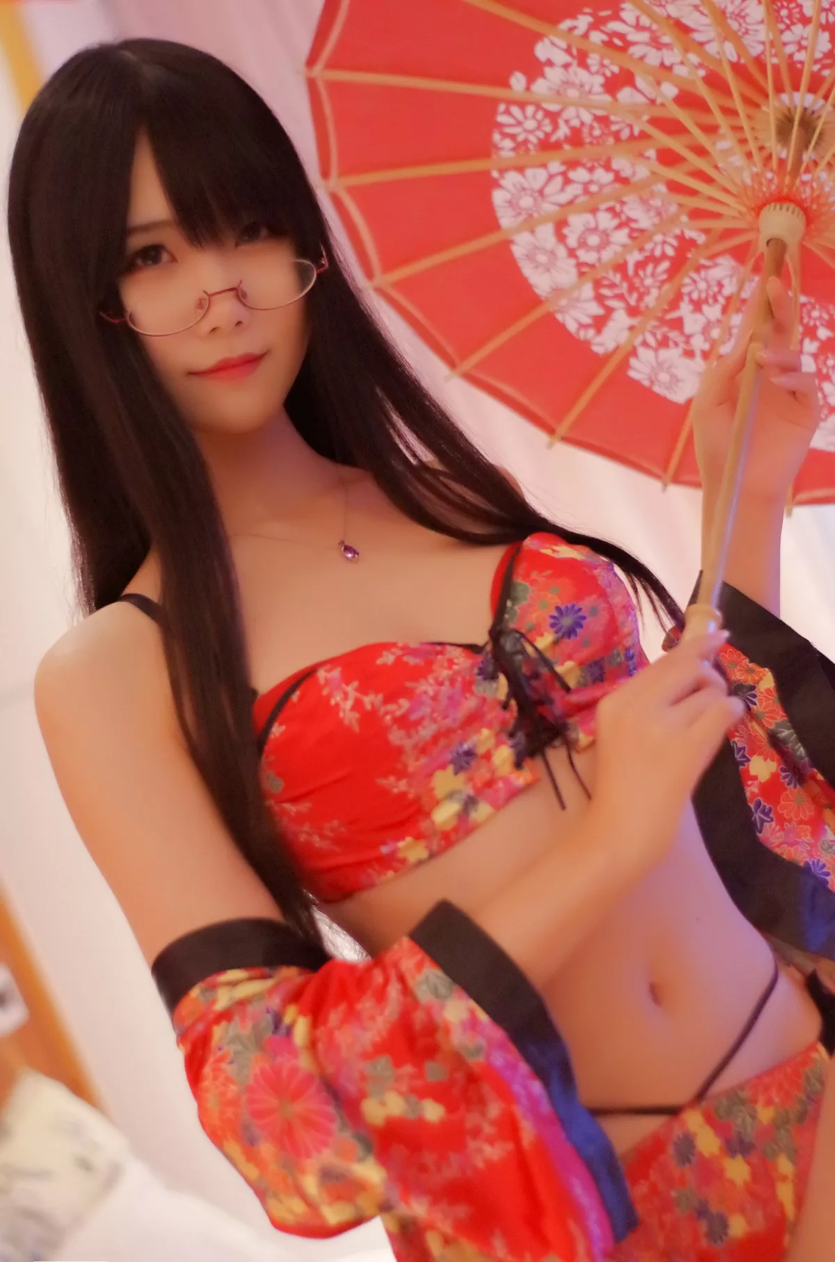 动漫博主曉美媽红色浴衣主题私房半脱浴衣露性感内衣秀完美身材迷人诱惑写真35P