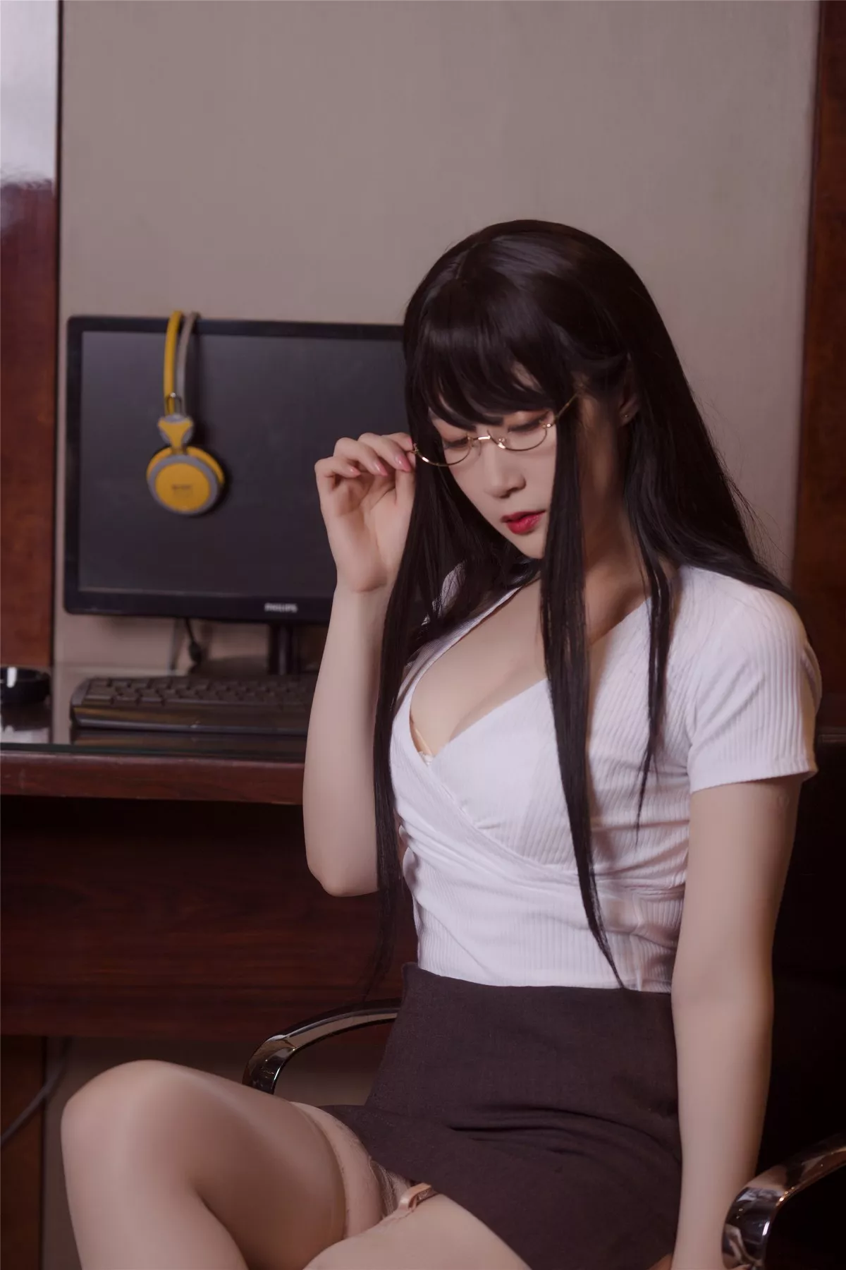 Coser小姐姐白银＆摇摇乐性感姐妹花主题私房性感丝袜系列秀翘臀撩人诱惑写真125P