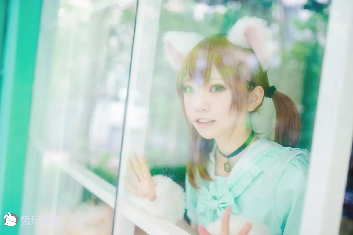 动漫博主Kitaro_绮太郎白喵喵喵主题性感猫女郎装扮淡绿色长裙秀美腿诱惑写真46P