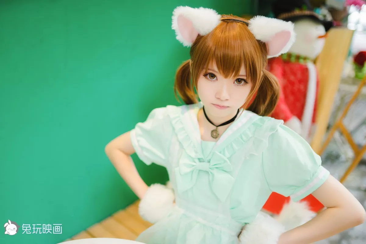 动漫博主Kitaro_绮太郎白喵喵喵主题性感猫女郎装扮淡绿色长裙秀美腿诱惑写真46P
