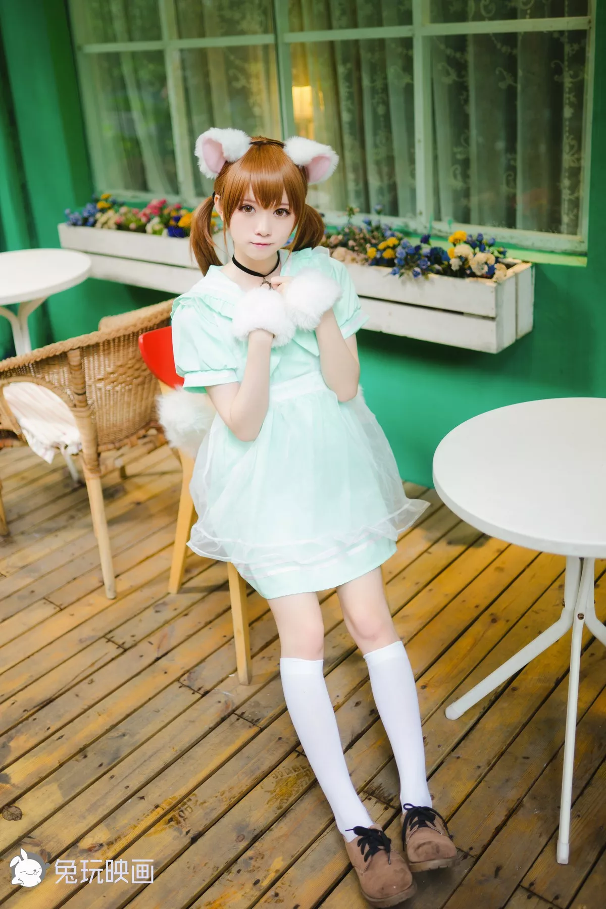 动漫博主Kitaro_绮太郎白喵喵喵主题性感猫女郎装扮淡绿色长裙秀美腿诱惑写真46P