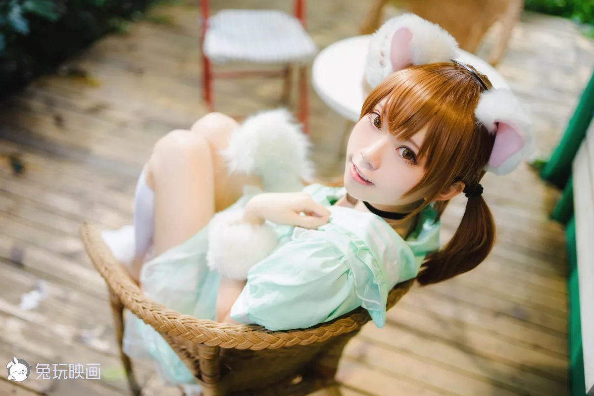 动漫博主Kitaro_绮太郎白喵喵喵主题性感猫女郎装扮淡绿色长裙秀美腿诱惑写真46P