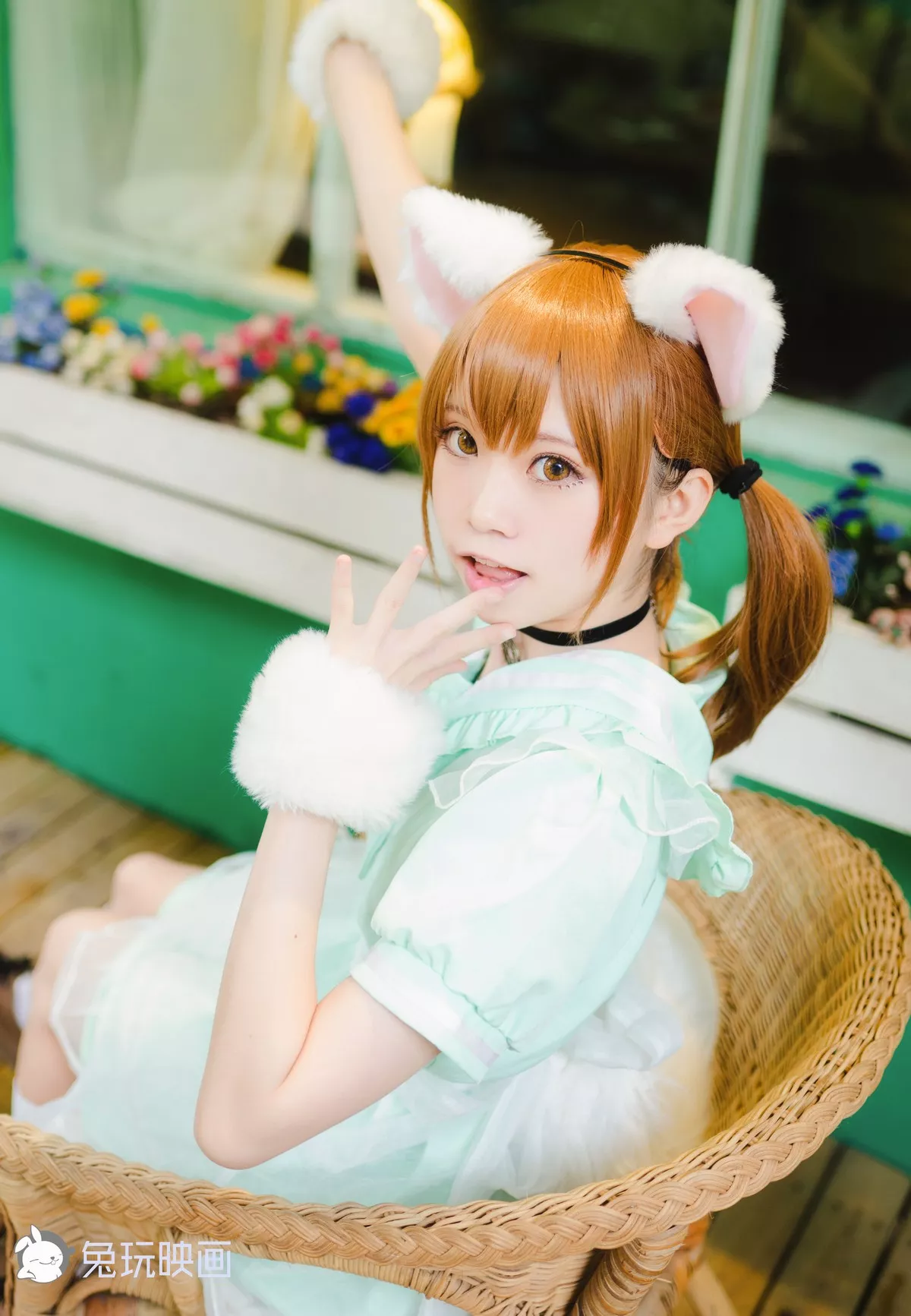动漫博主Kitaro_绮太郎白喵喵喵主题性感猫女郎装扮淡绿色长裙秀美腿诱惑写真46P