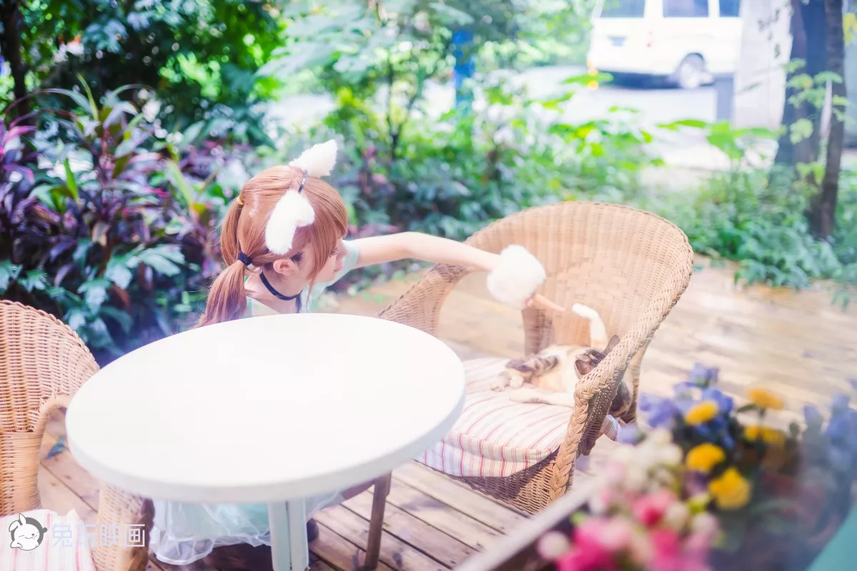 动漫博主Kitaro_绮太郎白喵喵喵主题性感猫女郎装扮淡绿色长裙秀美腿诱惑写真46P