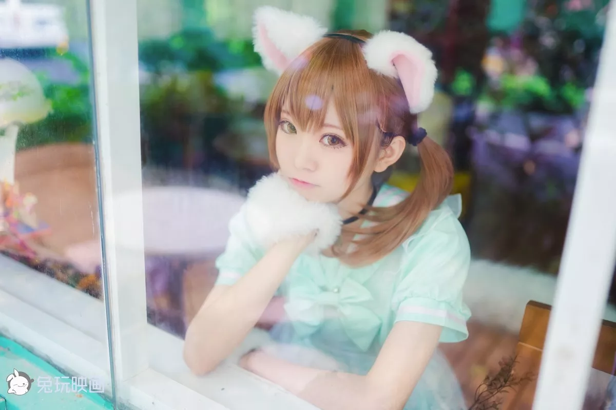 动漫博主Kitaro_绮太郎白喵喵喵主题性感猫女郎装扮淡绿色长裙秀美腿诱惑写真46P