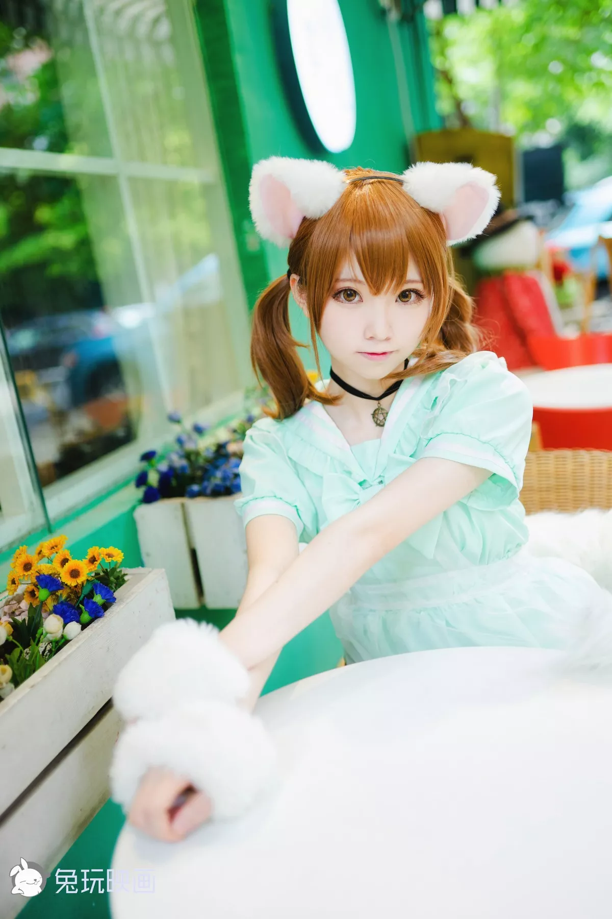 动漫博主Kitaro_绮太郎白喵喵喵主题性感猫女郎装扮淡绿色长裙秀美腿诱惑写真46P
