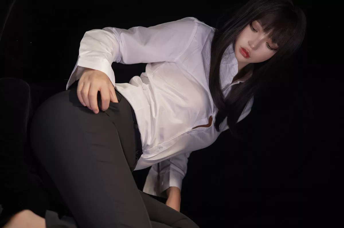 网络美女疯猫ss职业ol主题私房白衬衣配黑长裤半脱露超薄肉丝秀翘臀诱惑写真40P