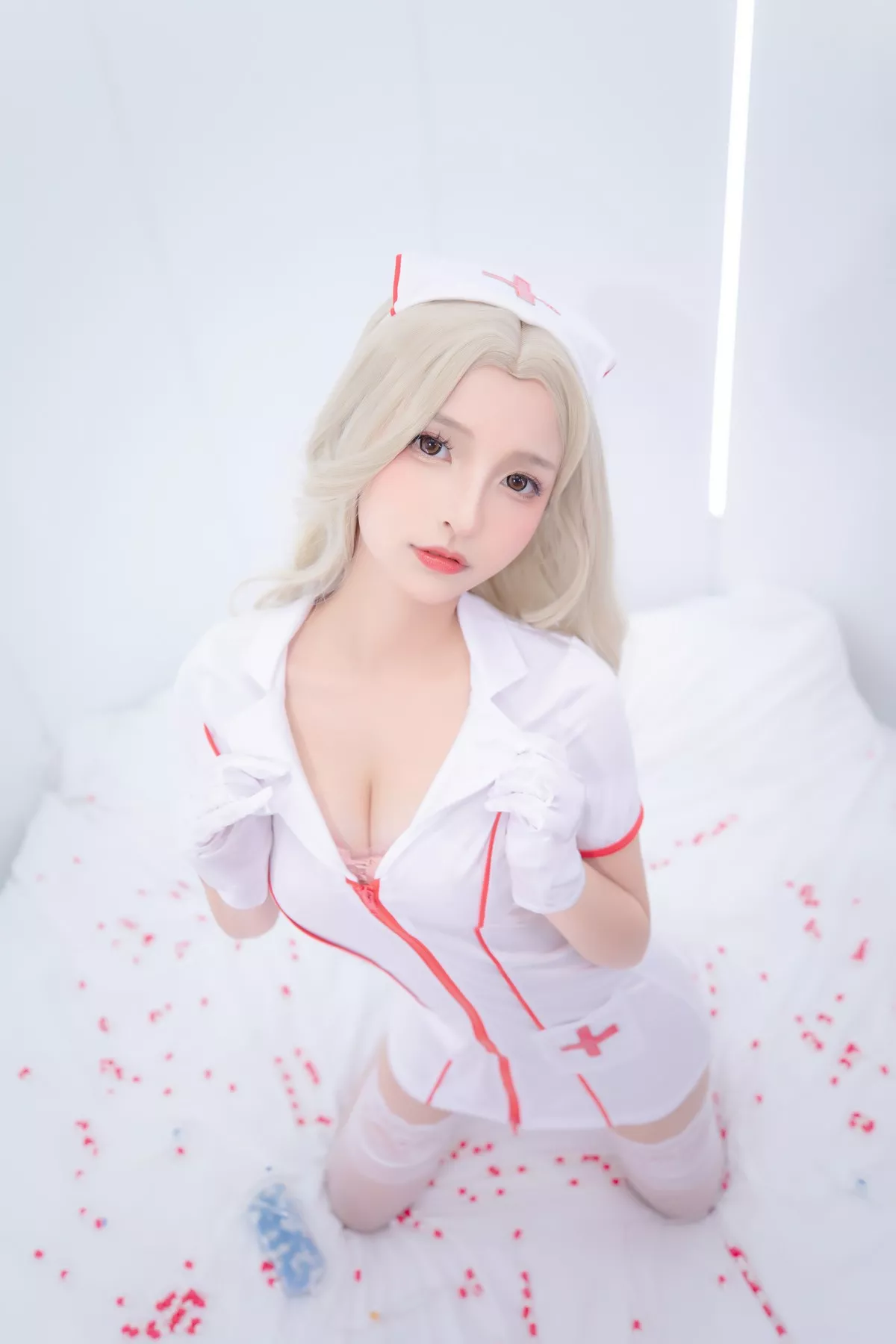 萝莉美女神楽坂真冬白丝护士身心平衡主题性感粉色护士装配超薄白丝诱惑写真150P