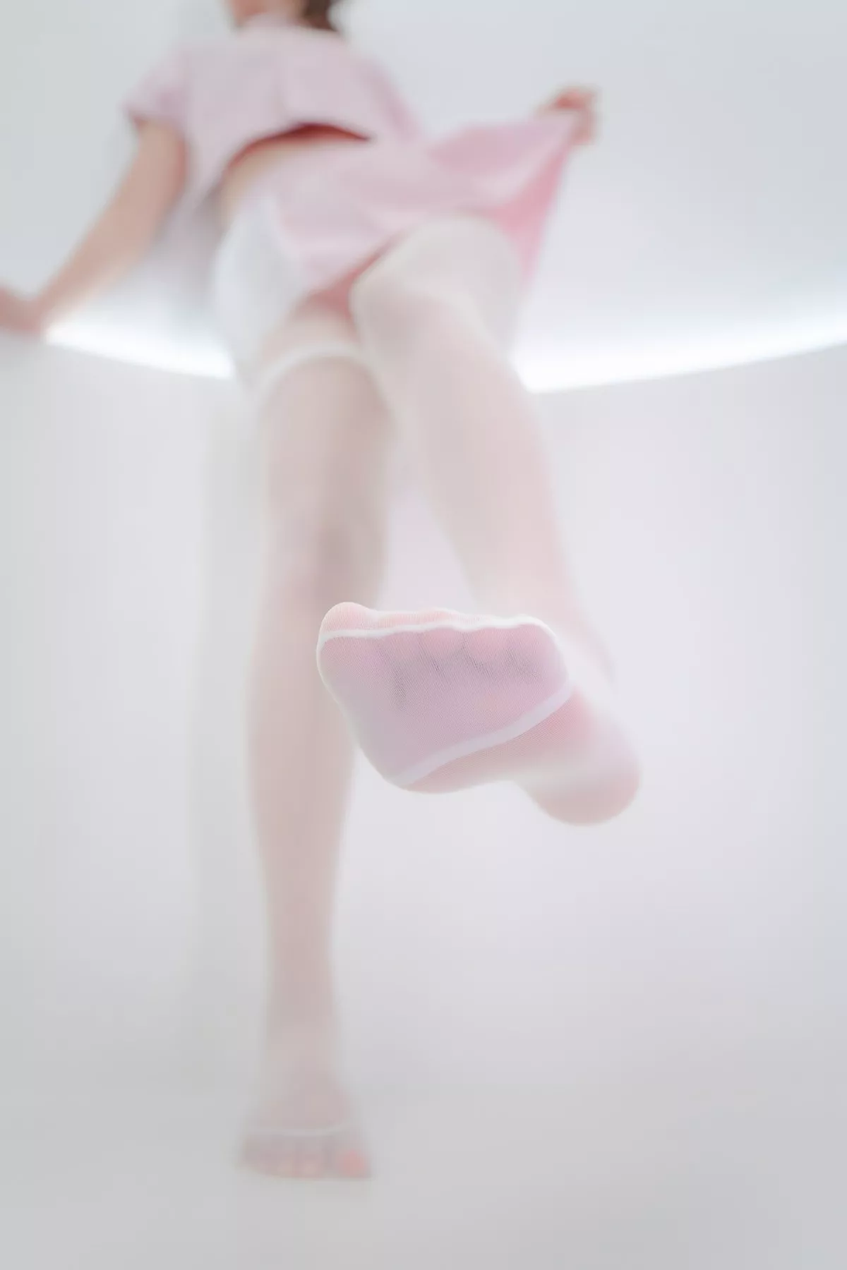 萝莉美女神楽坂真冬白丝护士身心平衡主题性感粉色护士装配超薄白丝诱惑写真150P