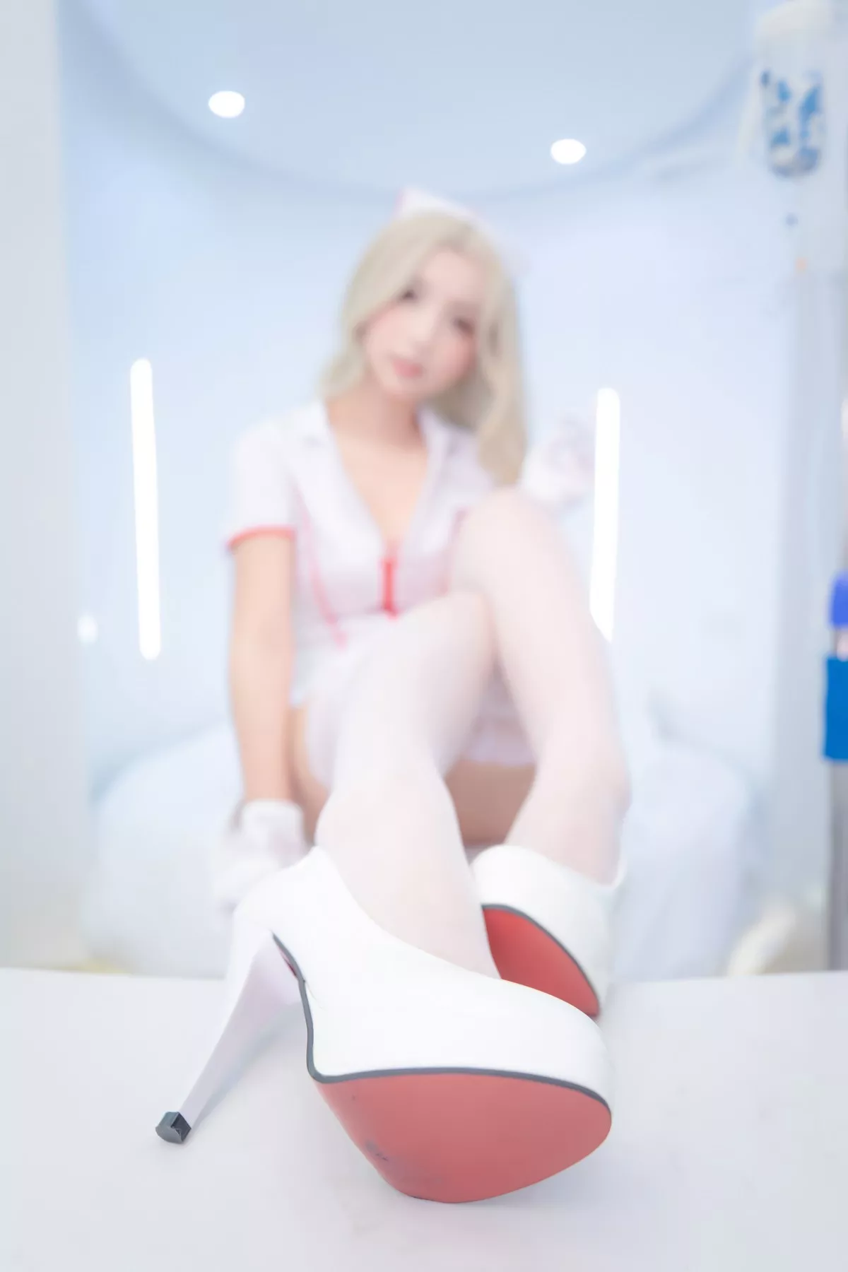 萝莉美女神楽坂真冬白丝护士身心平衡主题性感粉色护士装配超薄白丝诱惑写真150P