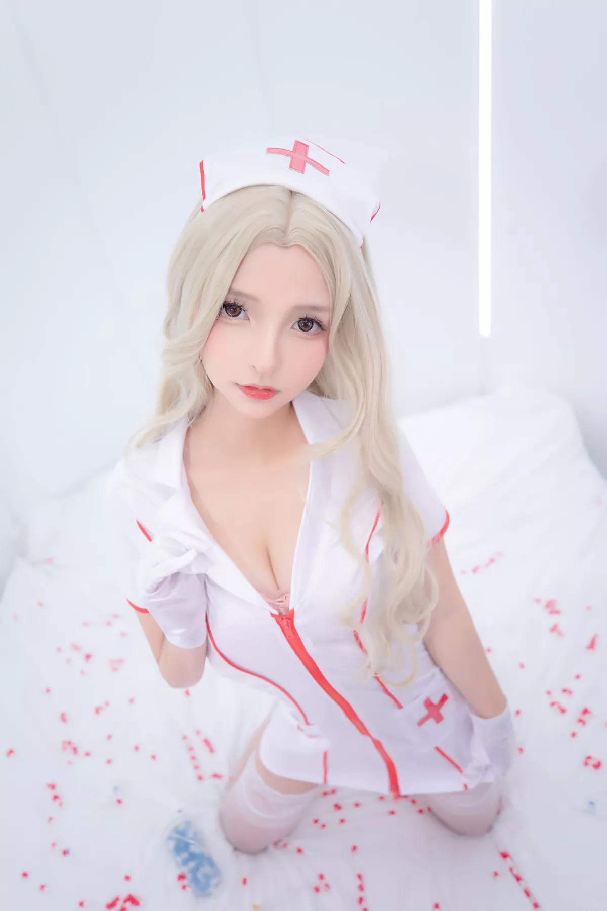 萝莉美女神楽坂真冬白丝护士身心平衡主题性感粉色护士装配超薄白丝诱惑写真150P