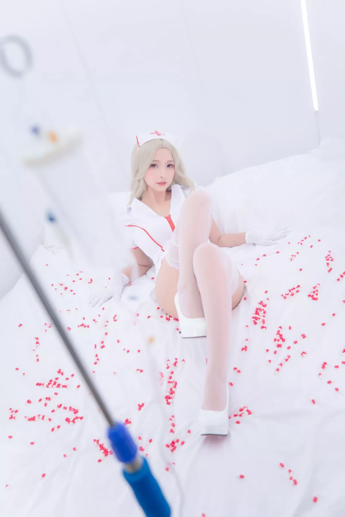 萝莉美女神楽坂真冬白丝护士身心平衡主题性感粉色护士装配超薄白丝诱惑写真150P