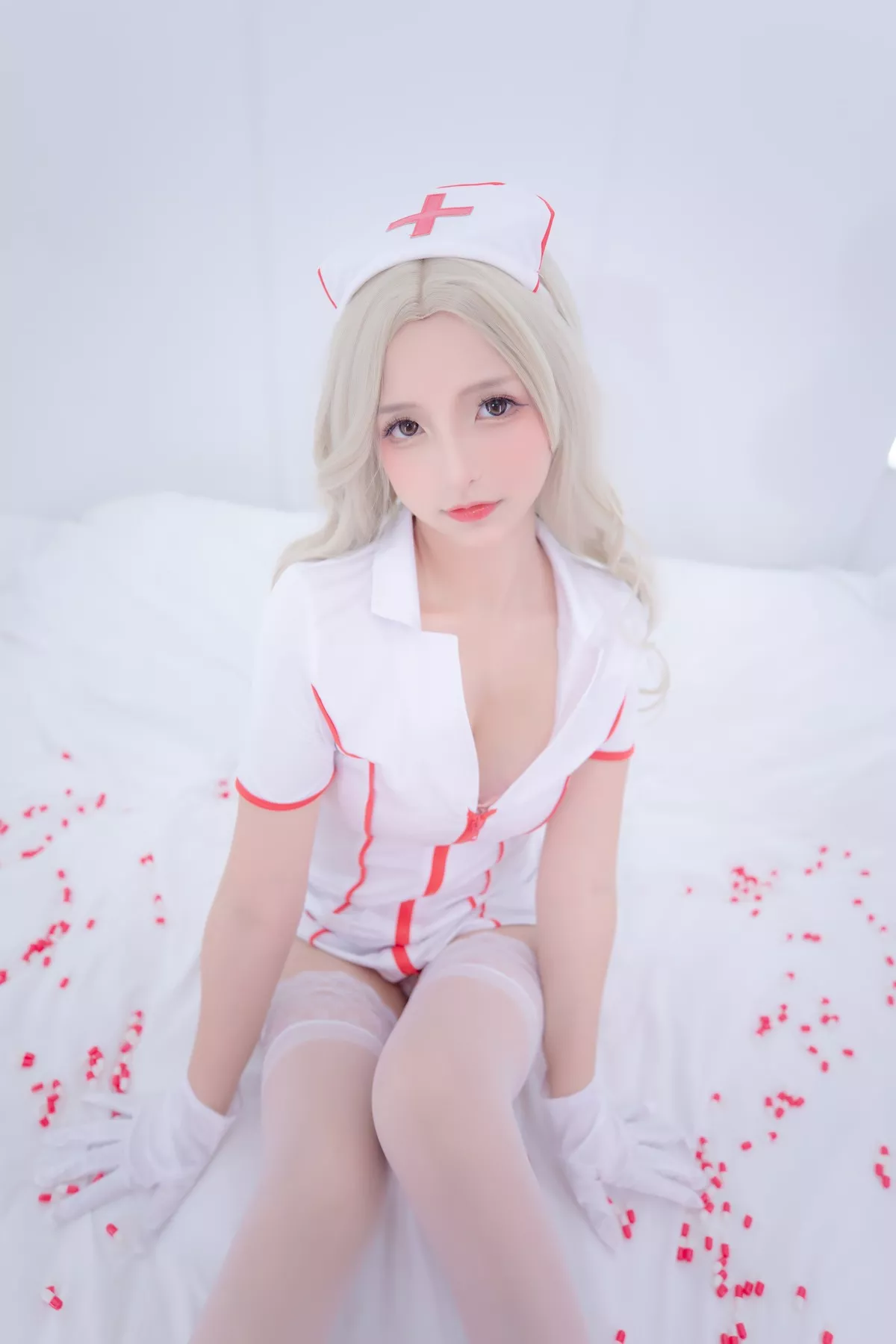 萝莉美女神楽坂真冬白丝护士身心平衡主题性感粉色护士装配超薄白丝诱惑写真150P