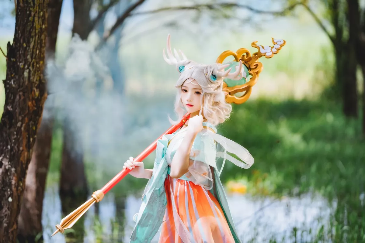 网络美女桜桃喵小鹿主题户外精灵小鹿装扮性感粉红短裙秀美腿迷人写真37P