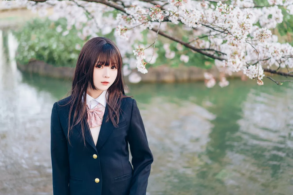 微博妹纸霜月shimo-SPRING主题春天户外桃林加私房性感黑色内衣靓丽迷人写真54P