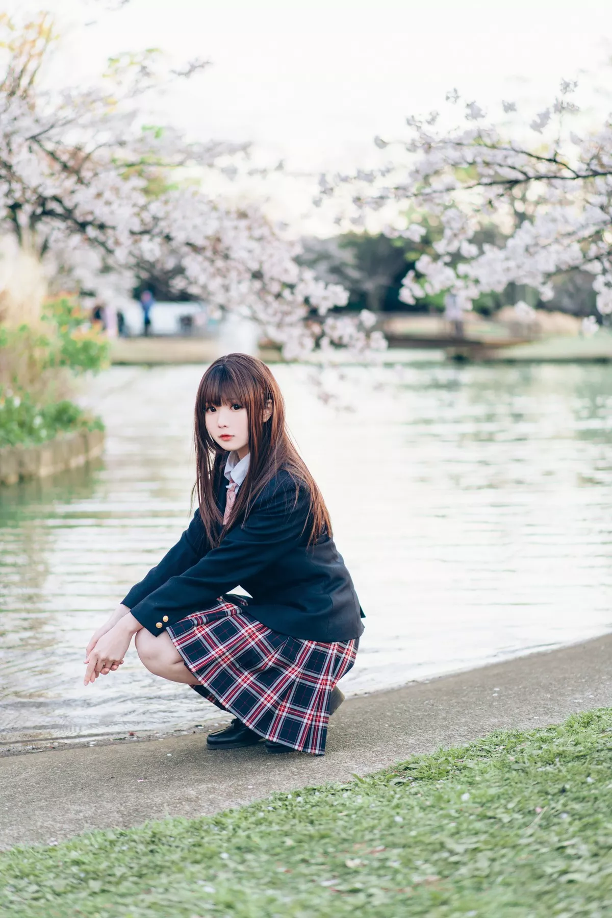 微博妹纸霜月shimo-SPRING主题春天户外桃林加私房性感黑色内衣靓丽迷人写真54P