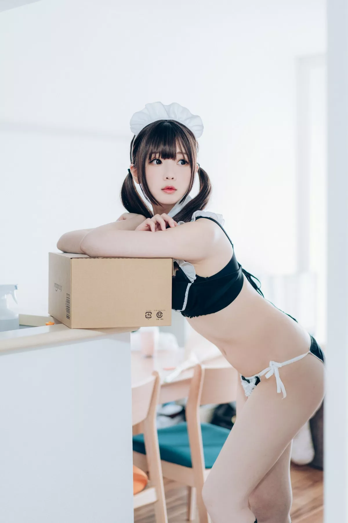微博妹纸霜月shimo-SPRING主题春天户外桃林加私房性感黑色内衣靓丽迷人写真54P