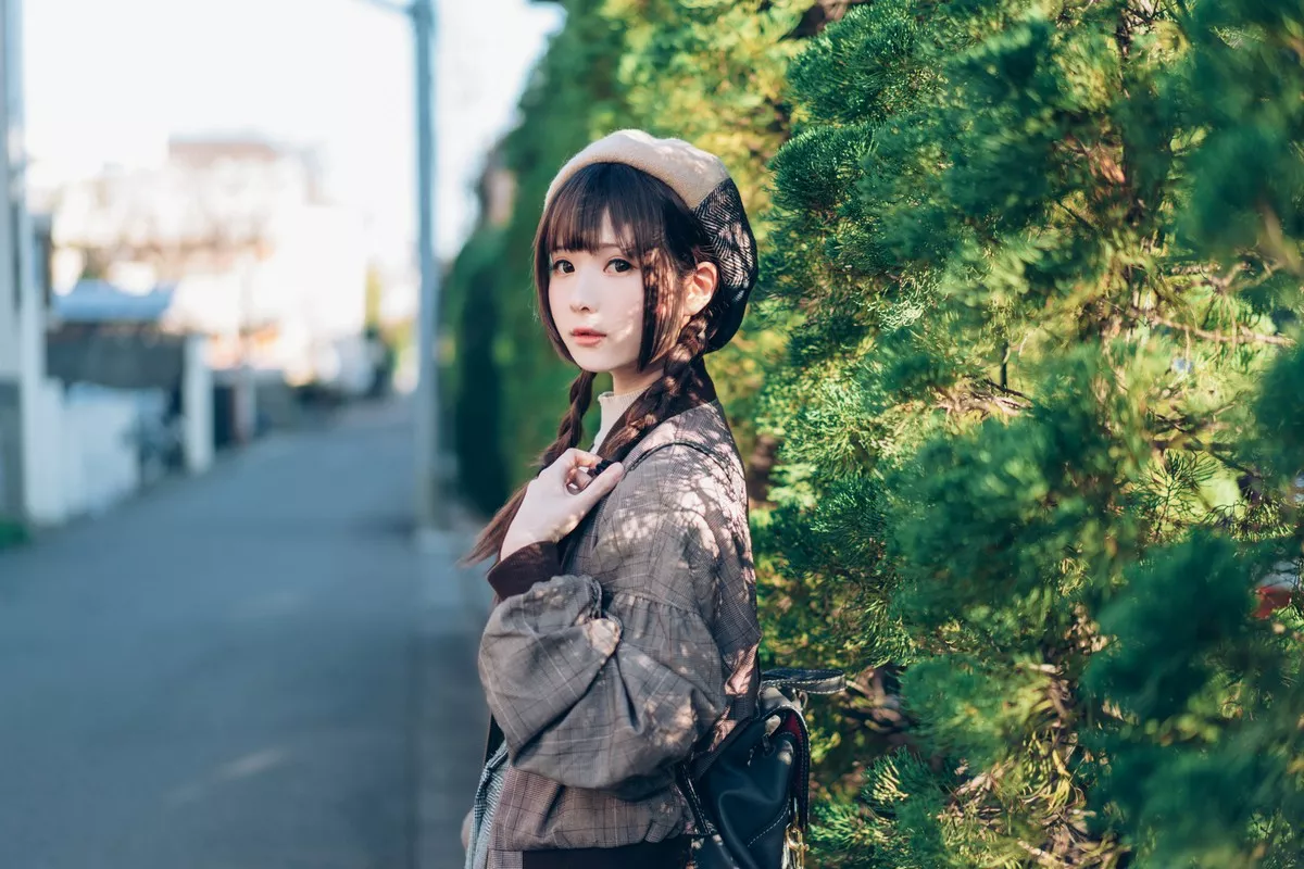 微博妹纸霜月shimo-SPRING主题春天户外桃林加私房性感黑色内衣靓丽迷人写真54P