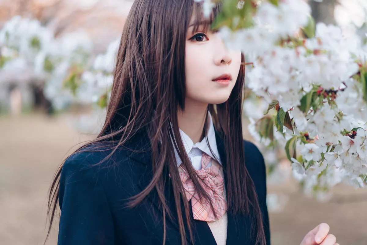 微博妹纸霜月shimo-SPRING主题春天户外桃林加私房性感黑色内衣靓丽迷人写真54P