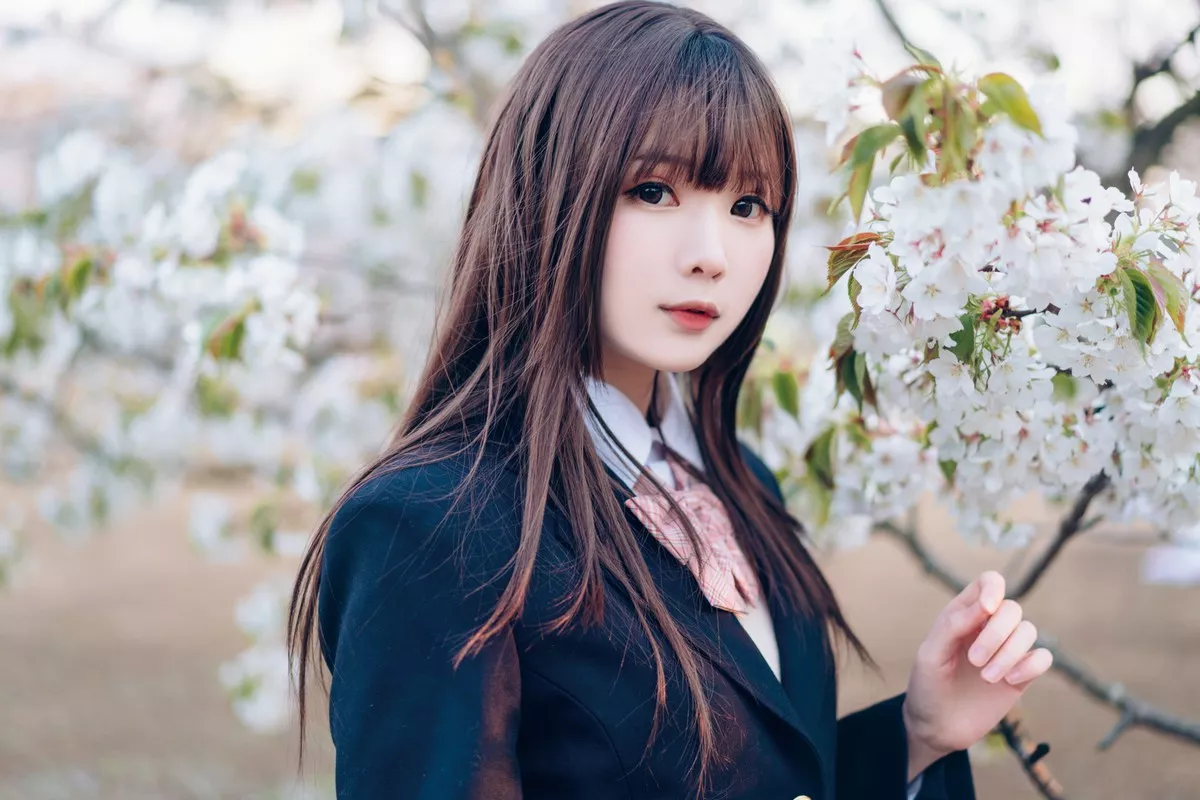 微博妹纸霜月shimo-SPRING主题春天户外桃林加私房性感黑色内衣靓丽迷人写真54P