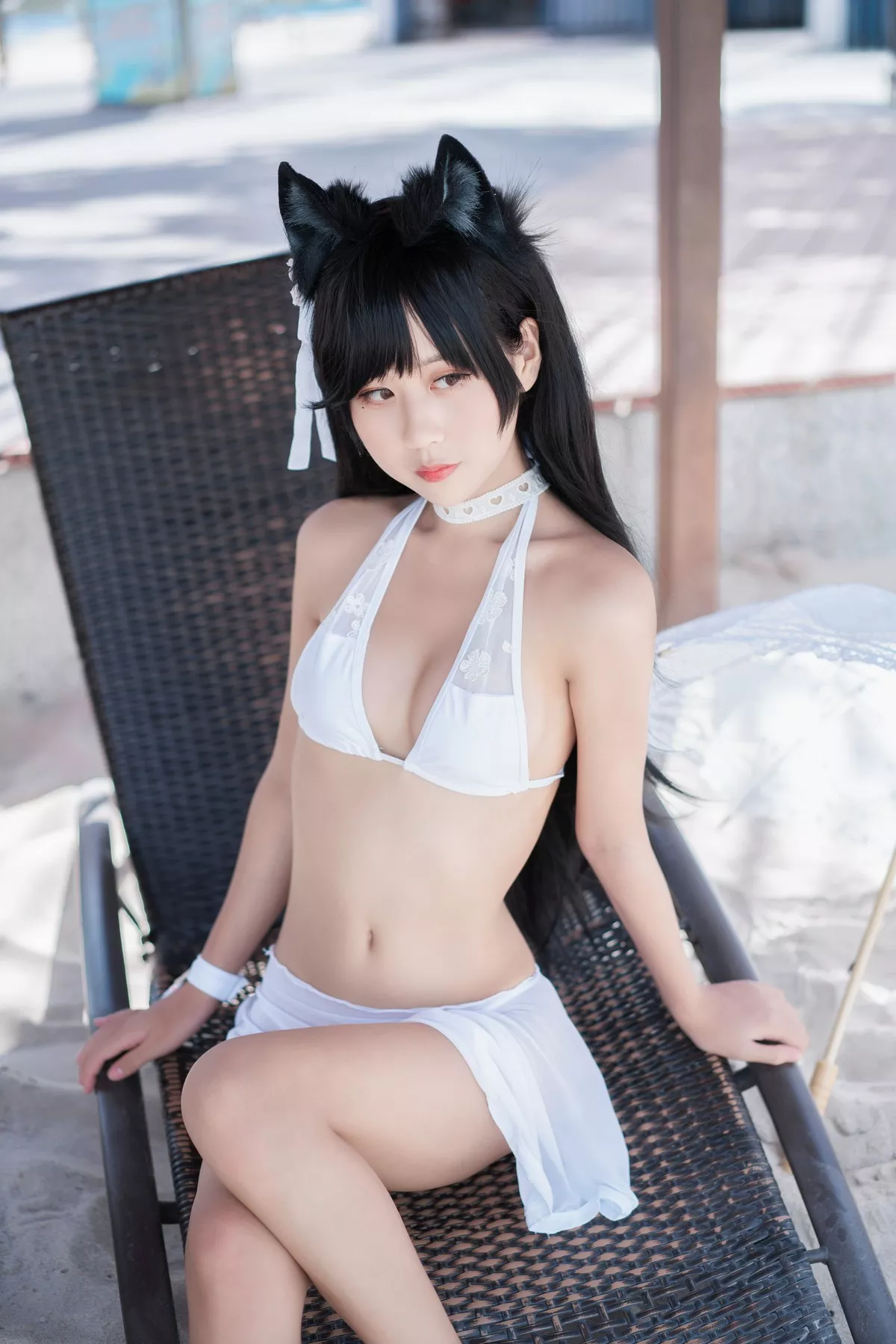 阳光美少女萌芽儿o0爱宕泳装主题户外沙滩性感白色泳装秀完美身材诱惑写真30P