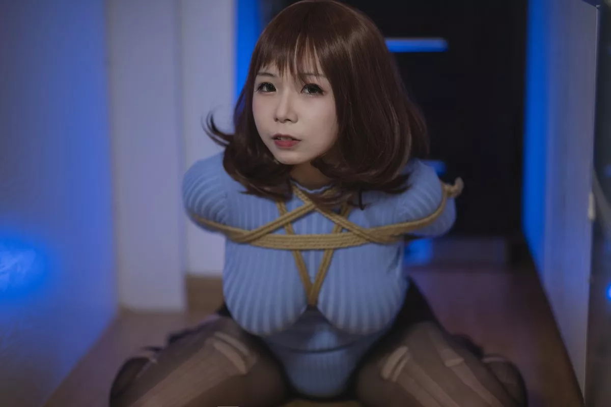 网络美女无颜小天使wy绳艺主题私房性感毛衣配破烂黑丝裤袜情趣捆绑诱惑写真42P