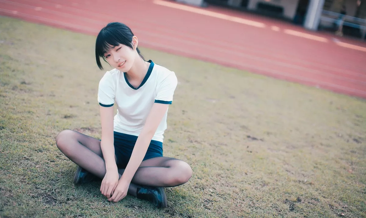网红Cosplay沧霁桔梗黑丝体操服主题学校体育场紧身体操服秀完美身材性感写真53P