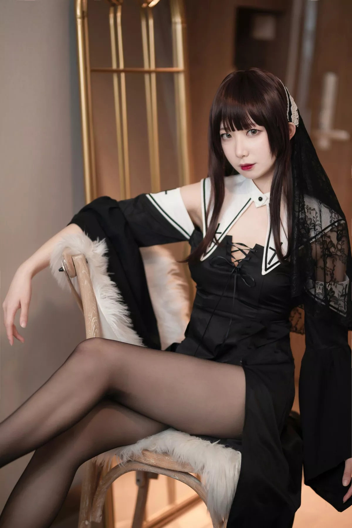 动漫博主封疆疆v黑色修女主题私房性感黑色长裙配黑丝裤袜秀美腿极致魅惑写真40P
