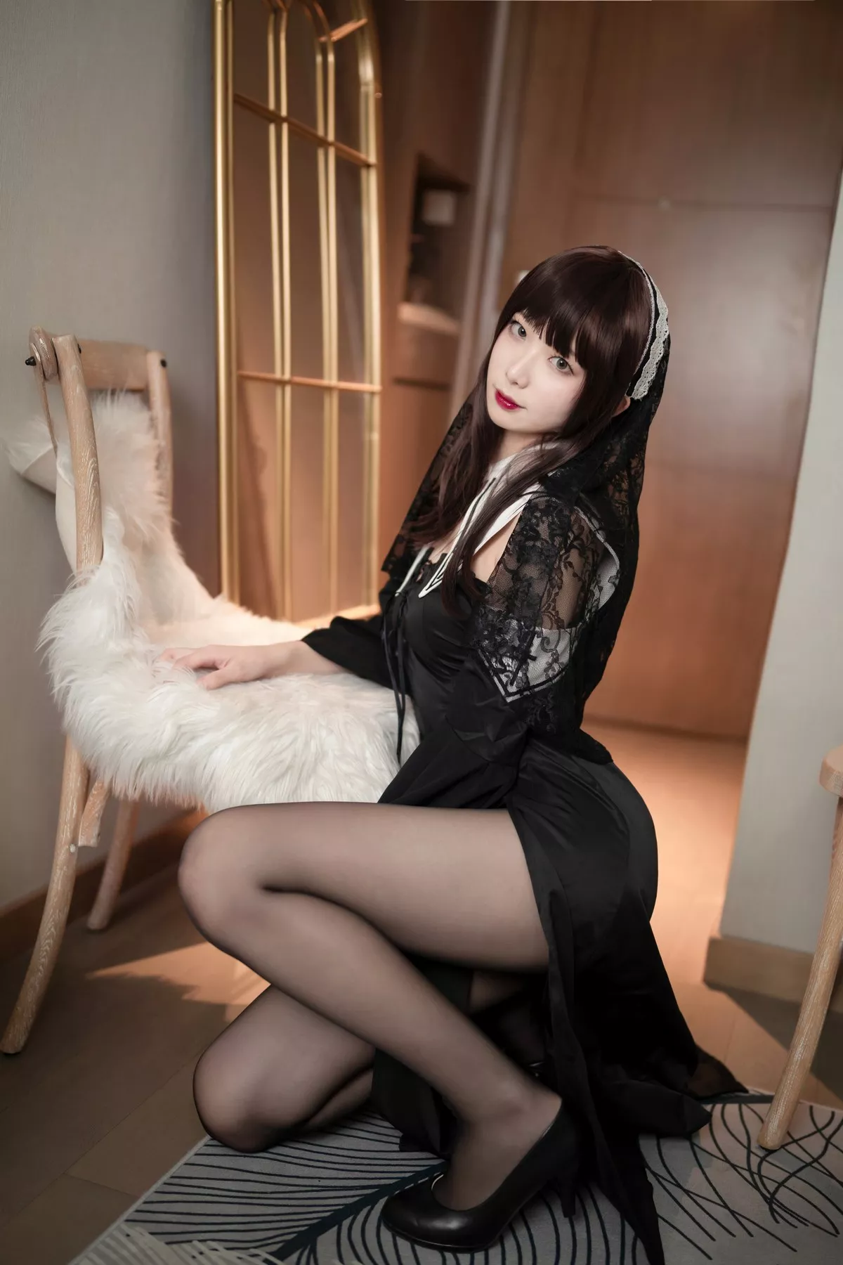 动漫博主封疆疆v黑色修女主题私房性感黑色长裙配黑丝裤袜秀美腿极致魅惑写真40P