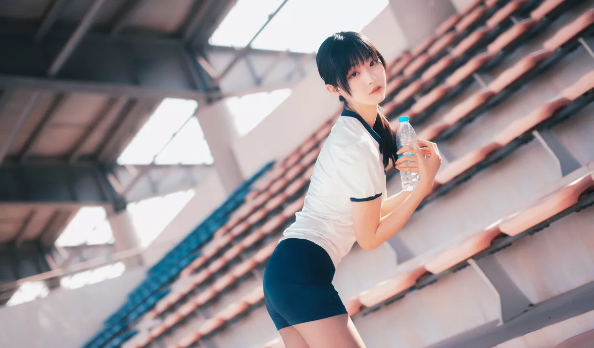 网红Cosplay沧霁桔梗黑丝体操服主题学校体育场紧身体操服秀完美身材性感写真53P