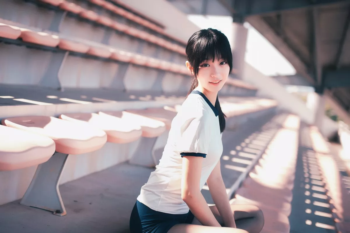 网红Cosplay沧霁桔梗黑丝体操服主题学校体育场紧身体操服秀完美身材性感写真53P
