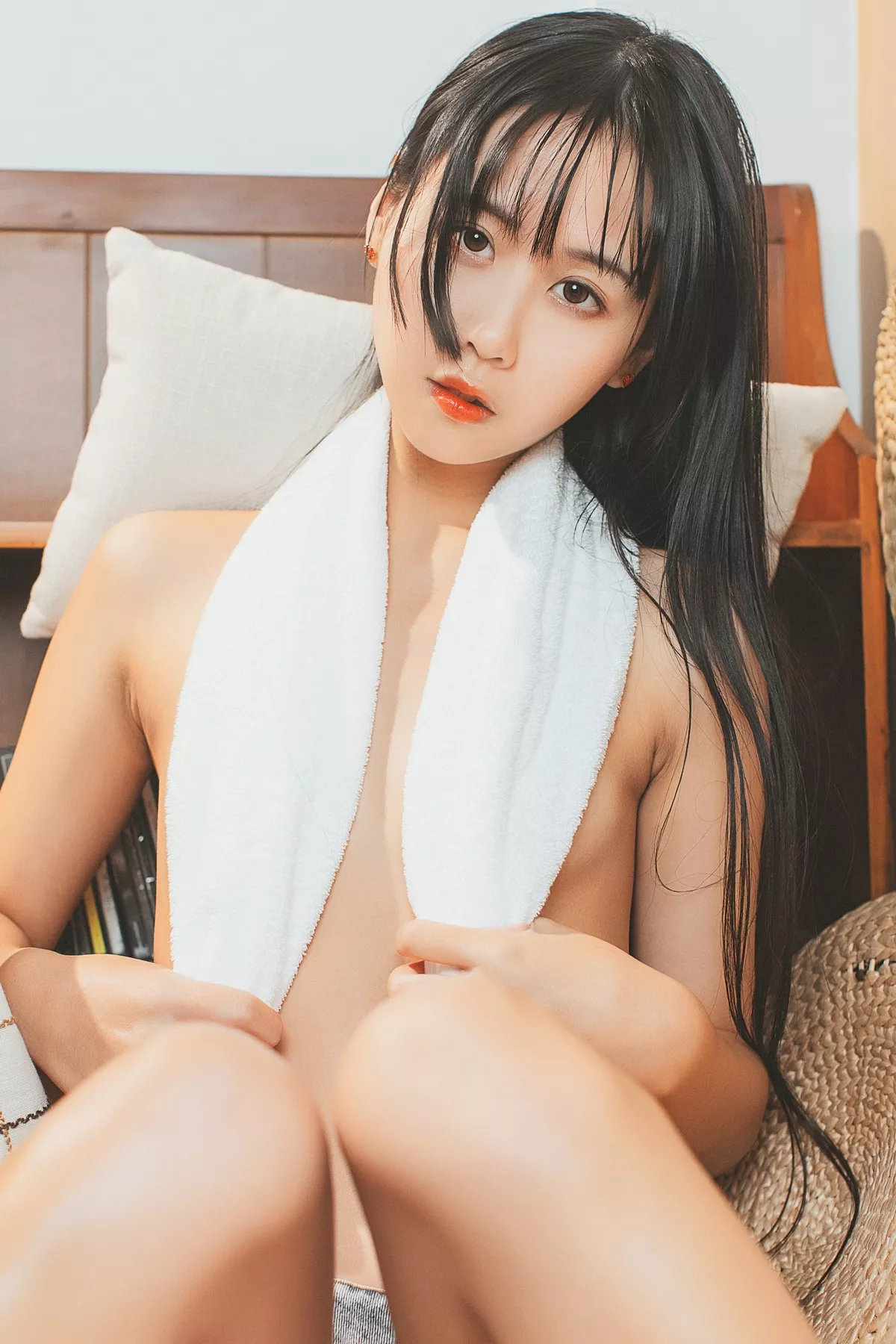 阳光美少女萌芽儿o0少女午后主题私房性感白衬衣配齐逼牛仔短裤惹火诱惑写真40P