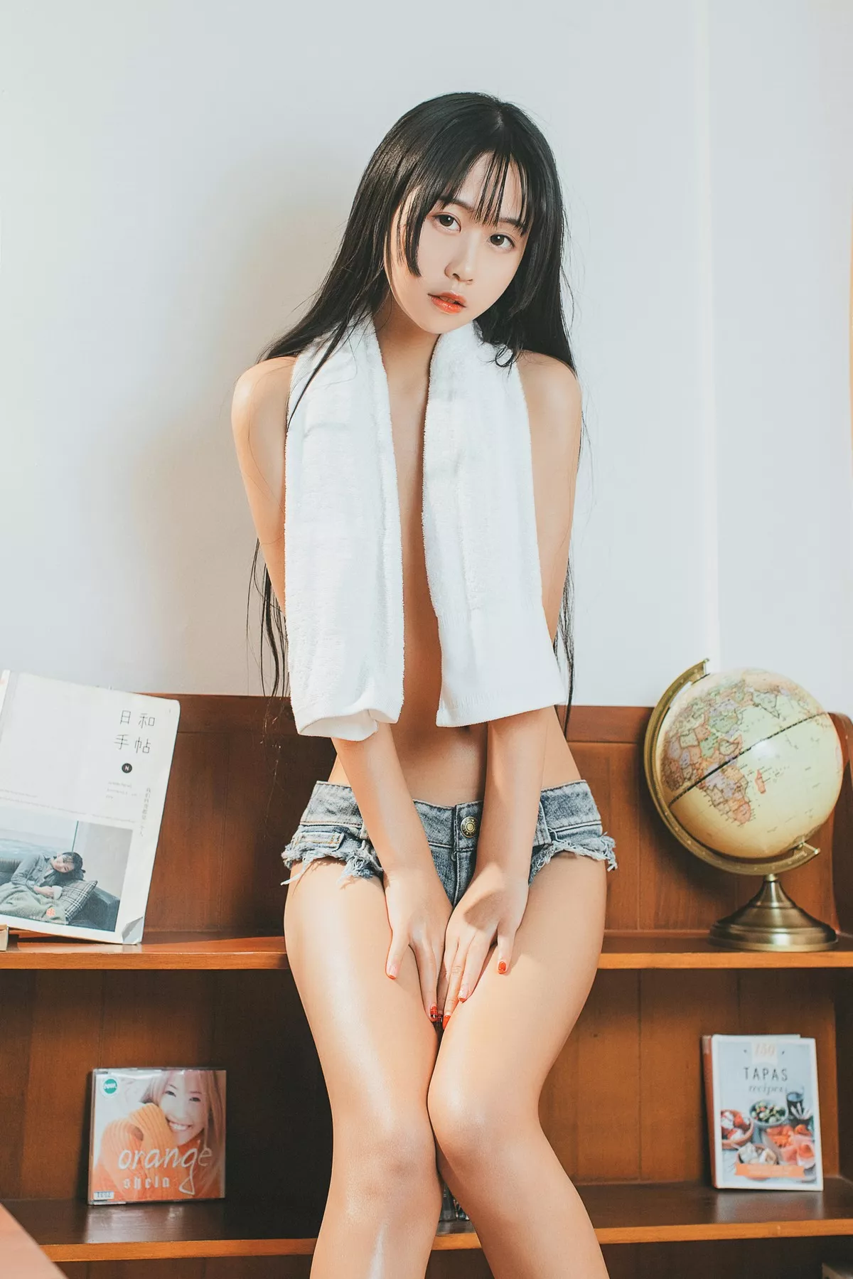 阳光美少女萌芽儿o0少女午后主题私房性感白衬衣配齐逼牛仔短裤惹火诱惑写真40P