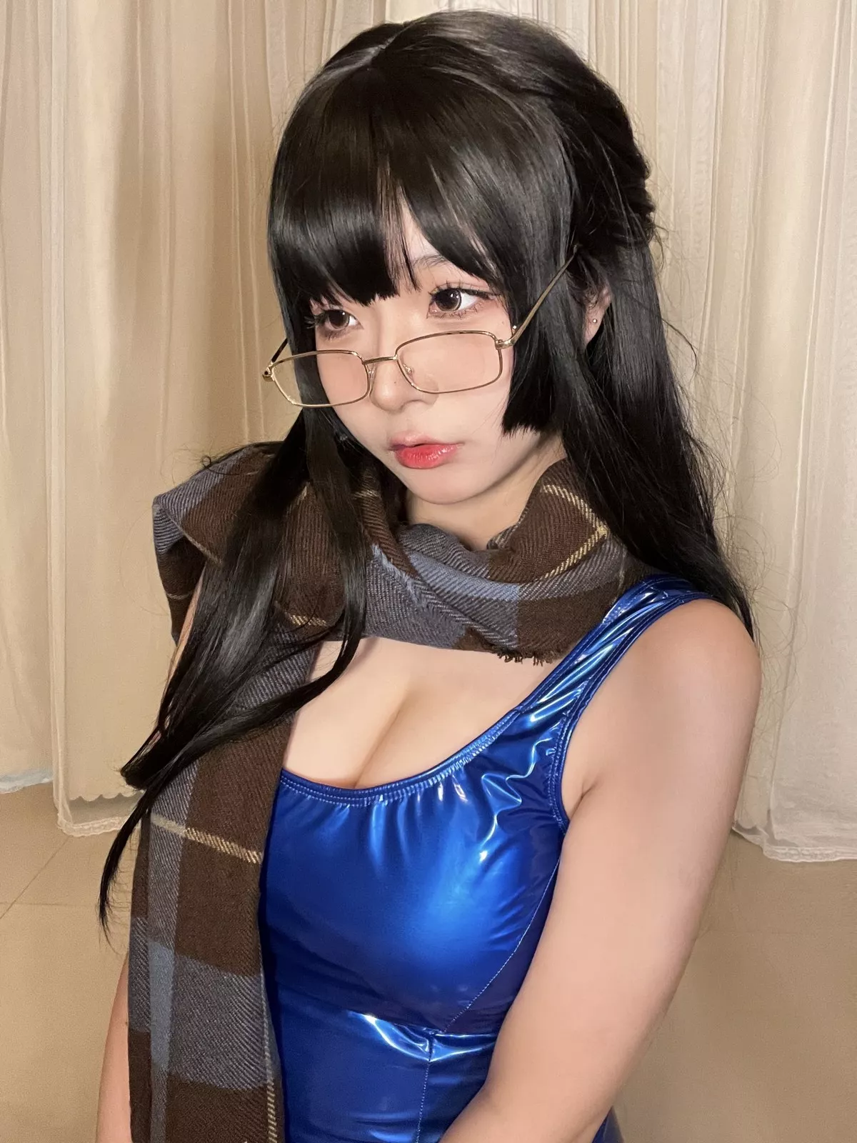 网络美女yuuhui玉汇游泳部学姐主题性感深V皮质连体泳装秀完美身材诱惑写真30P
