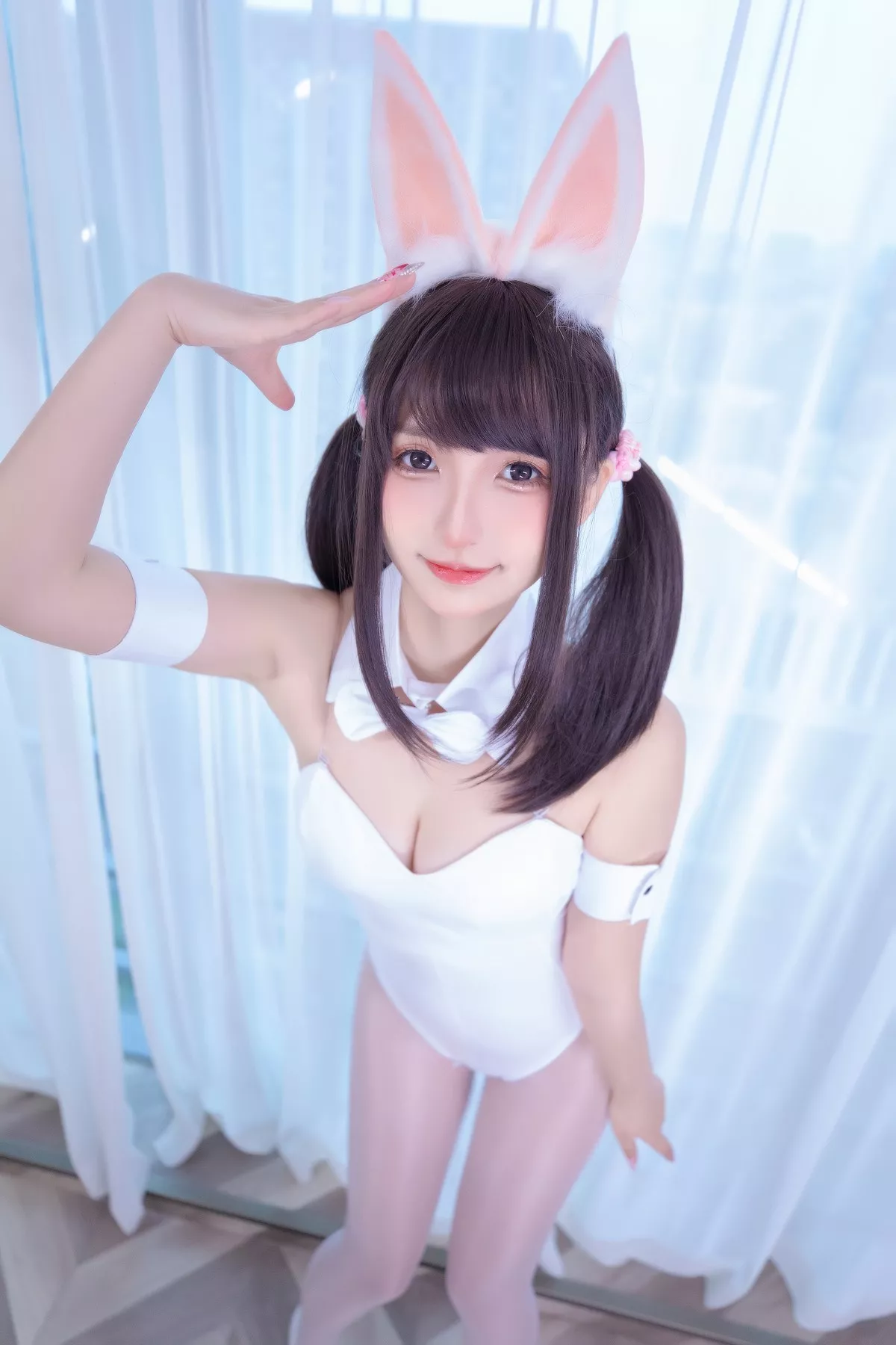 萝莉美女神楽坂真冬兔女郎与钢管主题低胸连体衣配黑丝裤袜秀完美身材诱惑写真150P