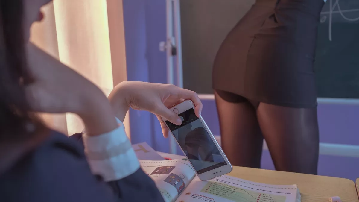Coser美女云溪溪双人教室主题教室里性感姐妹花情趣捆绑秀火辣身材诱惑写真60P