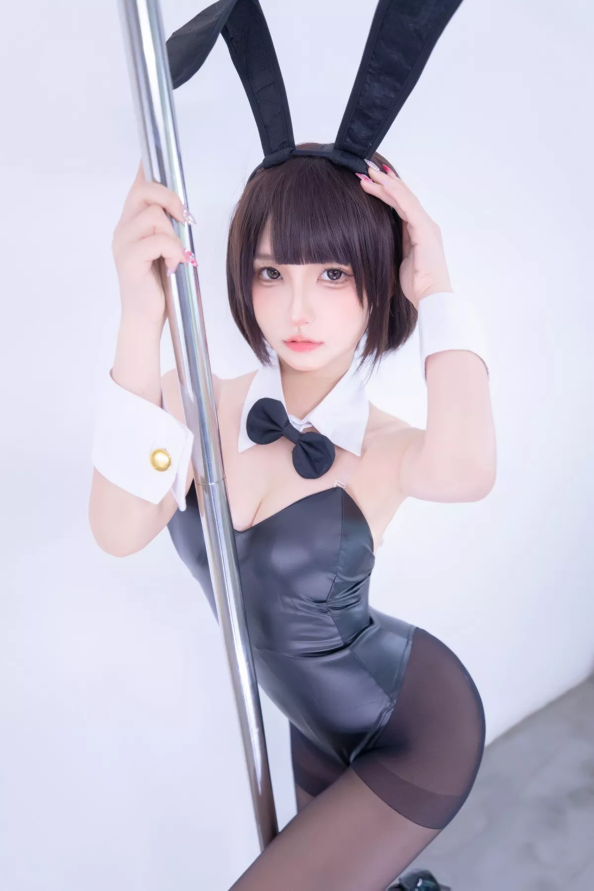 萝莉美女神楽坂真冬兔女郎与钢管主题低胸连体衣配黑丝裤袜秀完美身材诱惑写真150P