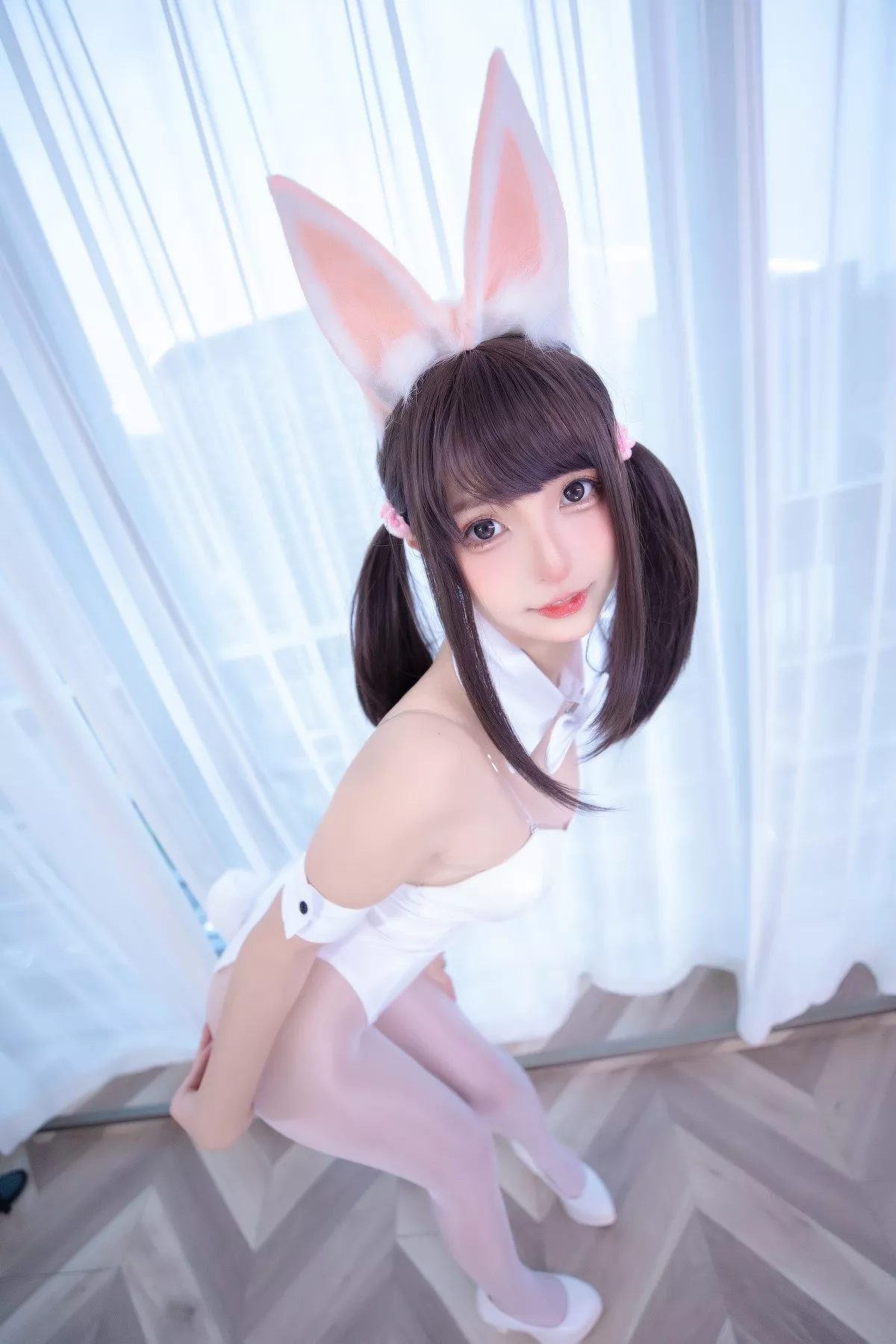萝莉美女神楽坂真冬兔女郎与钢管主题低胸连体衣配黑丝裤袜秀完美身材诱惑写真150P