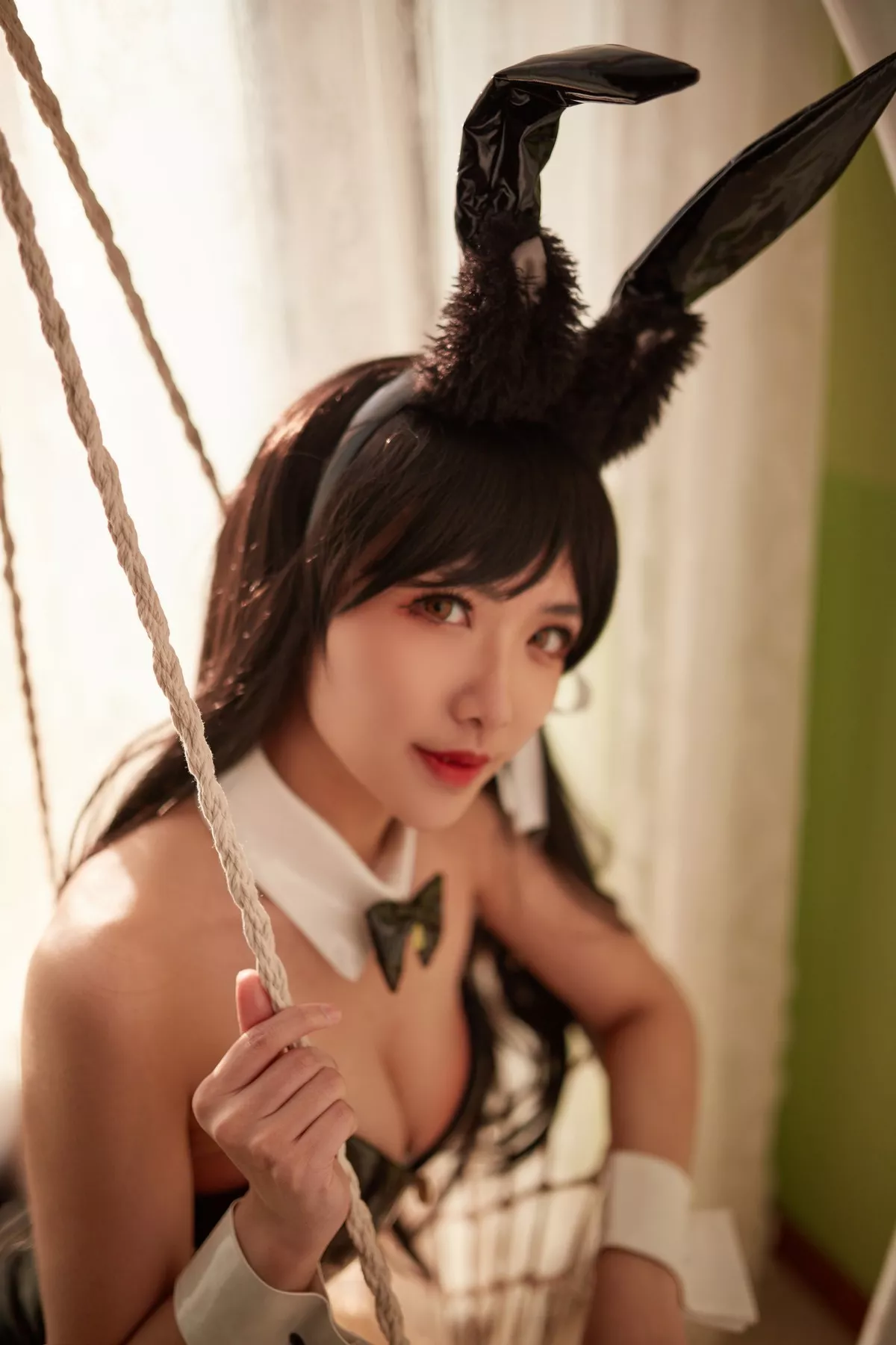 网络美女源纱希喵喵喵爱宕兔女郎主题黑色低胸连体皮衣配蕾丝吊袜迷人诱惑写真31P