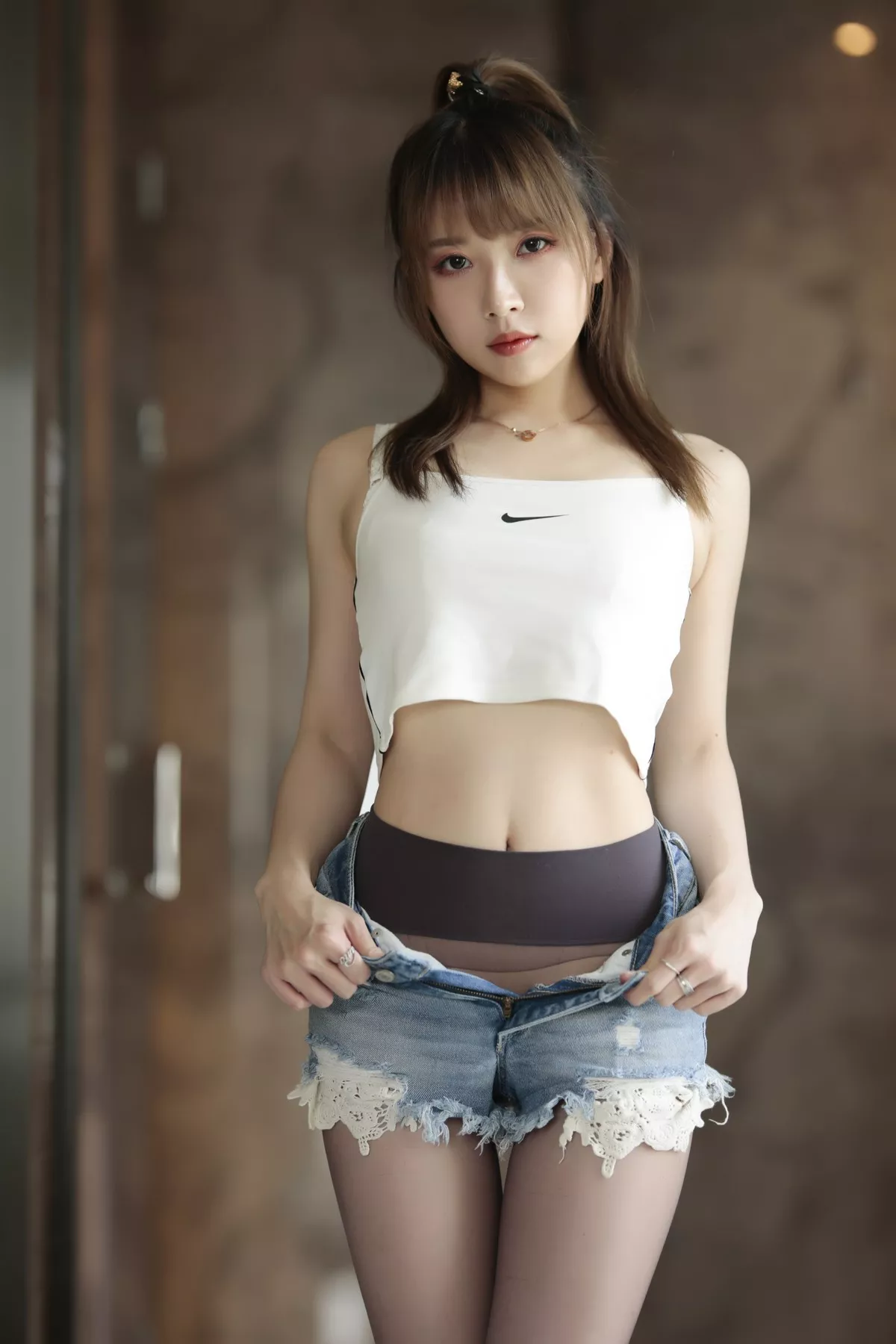 斗鱼主播小女巫露娜牛仔小裤裤主题私房半脱牛仔短裤露无内黑丝极致诱惑写真78P
