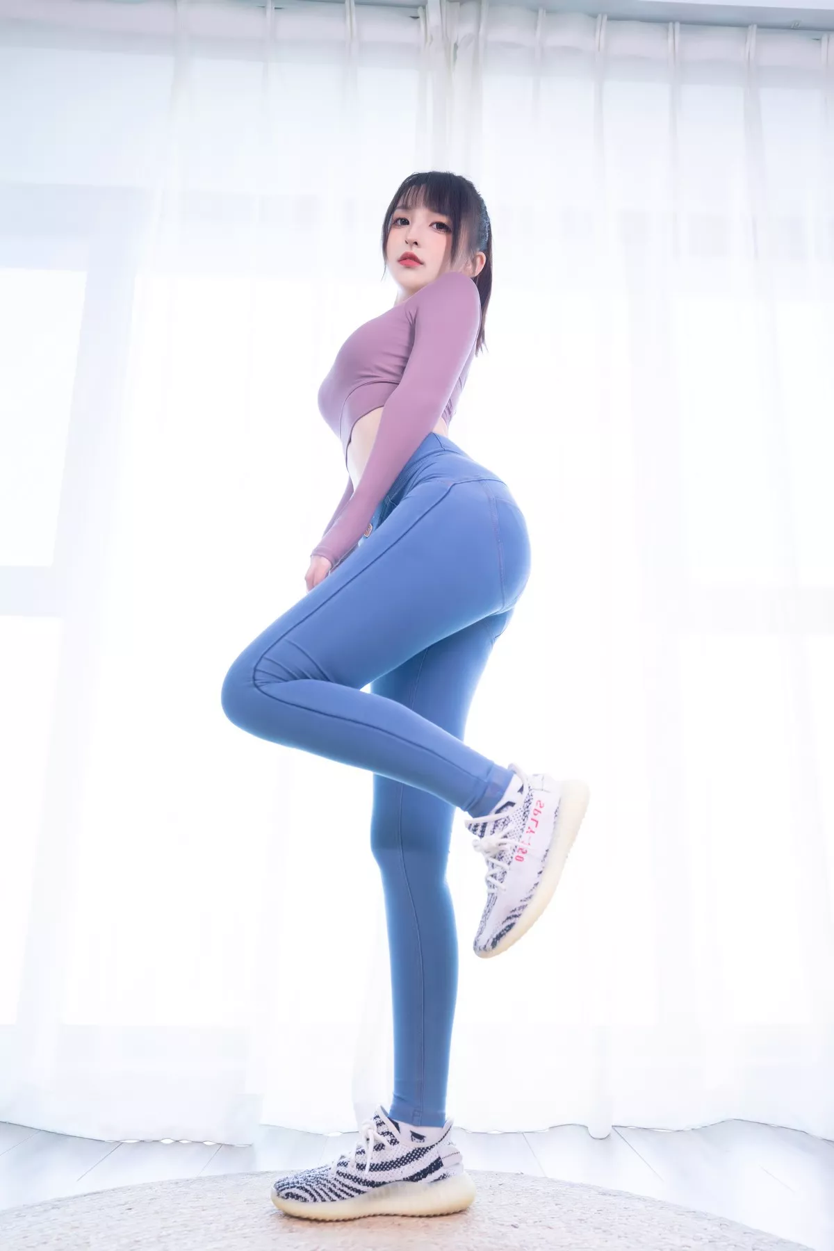 萝莉美女神楽坂真冬牛仔裤女孩主题私房性感白色蕾丝内衣配牛仔短裤诱惑写真150P
