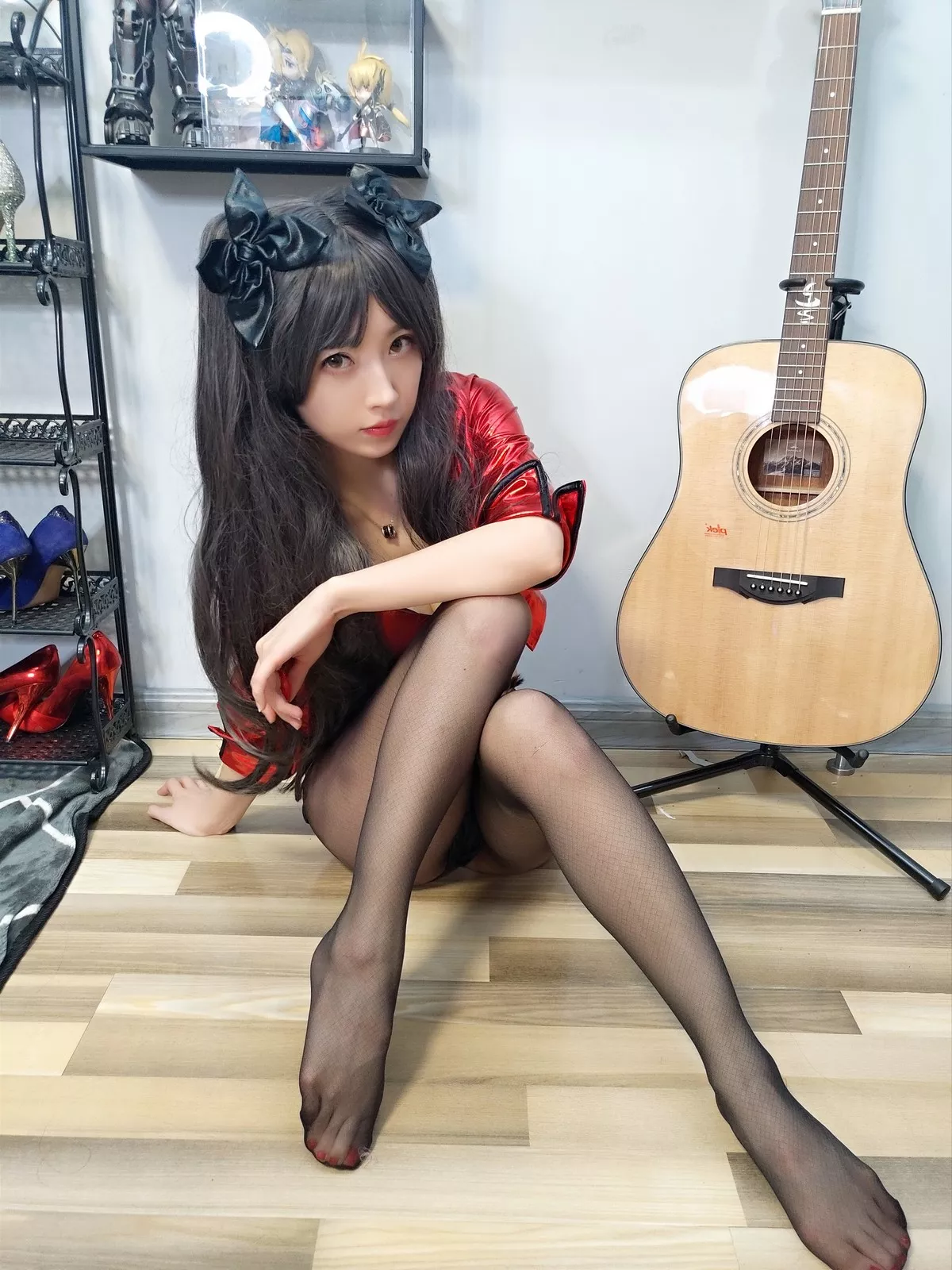斗鱼主播小女巫露娜远坂凛cos主题私房性感皮质服饰配黑丝裤袜秀美腿诱惑写真30P