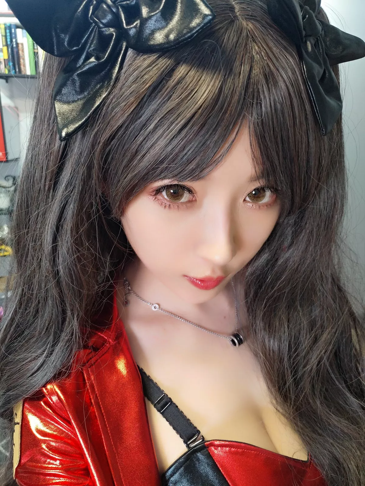斗鱼主播小女巫露娜远坂凛cos主题私房性感皮质服饰配黑丝裤袜秀美腿诱惑写真30P
