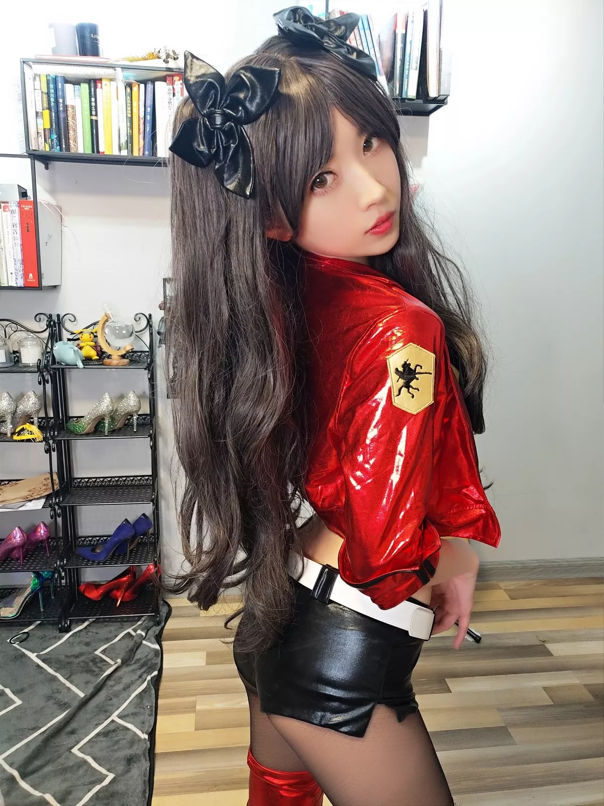 斗鱼主播小女巫露娜远坂凛cos主题私房性感皮质服饰配黑丝裤袜秀美腿诱惑写真30P