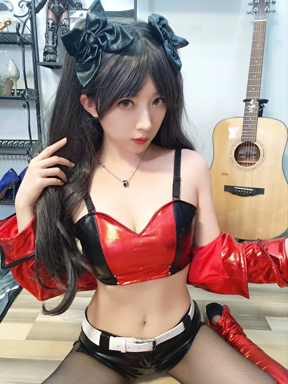 斗鱼主播小女巫露娜远坂凛cos主题私房性感皮质服饰配黑丝裤袜秀美腿诱惑写真30P