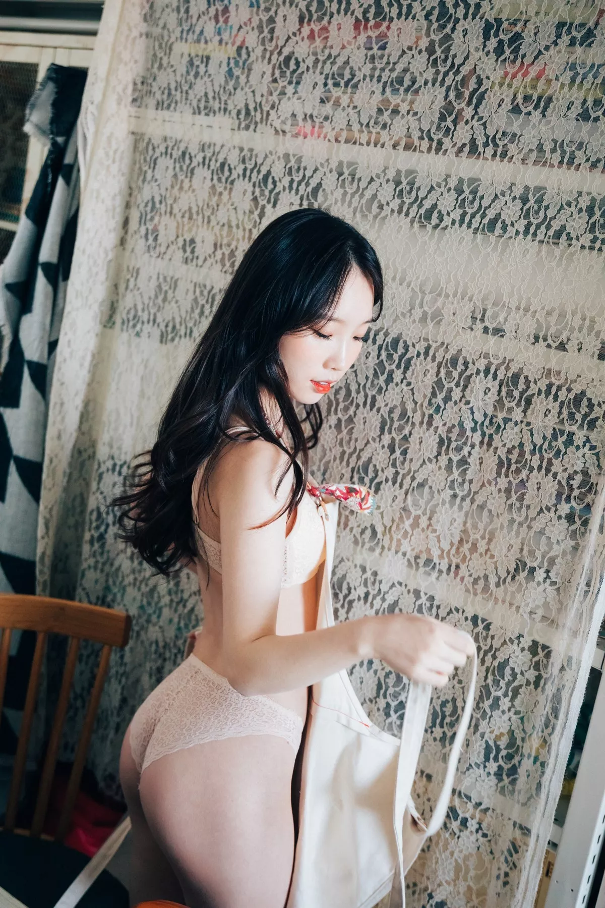韩国美女Assistant私房服饰主题性感粉色高叉连体衣+肉色蕾丝内衣完美诱惑写真64P