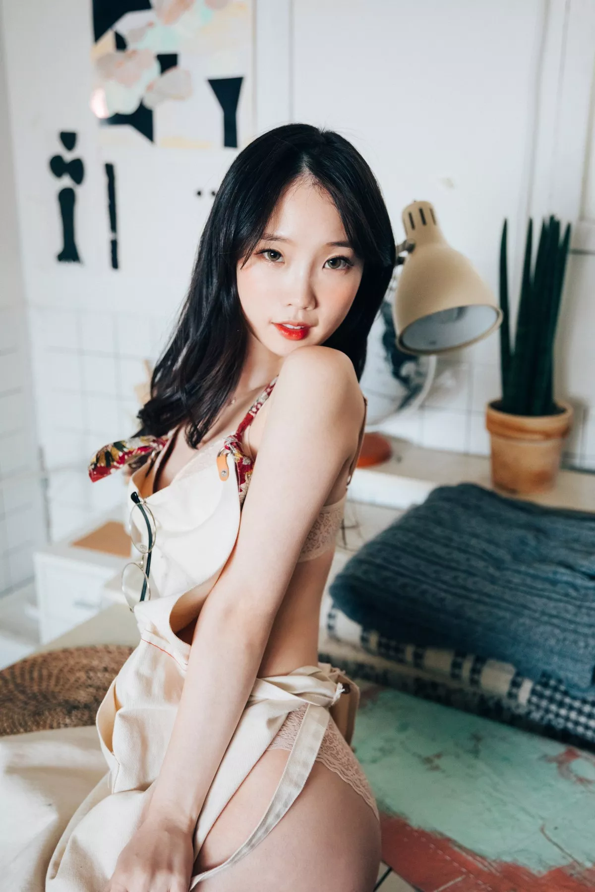 韩国美女Assistant私房服饰主题性感粉色高叉连体衣+肉色蕾丝内衣完美诱惑写真64P