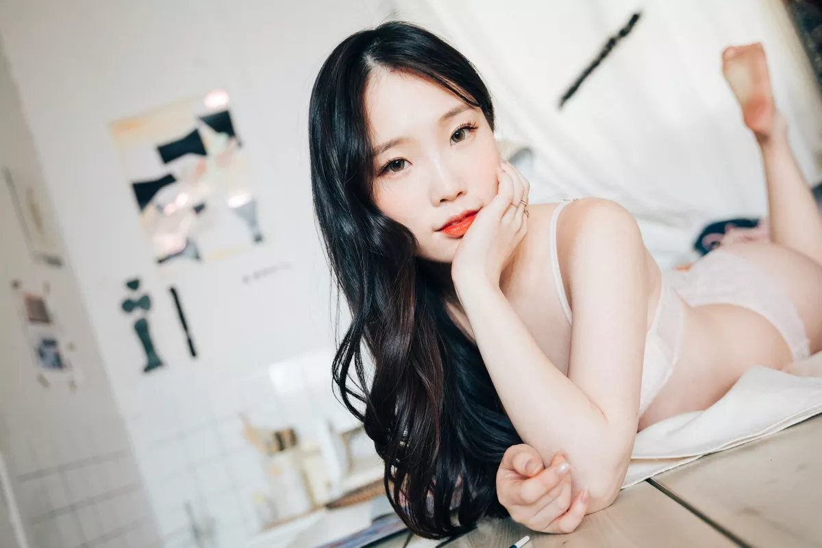 韩国美女Assistant私房服饰主题性感粉色高叉连体衣+肉色蕾丝内衣完美诱惑写真64P