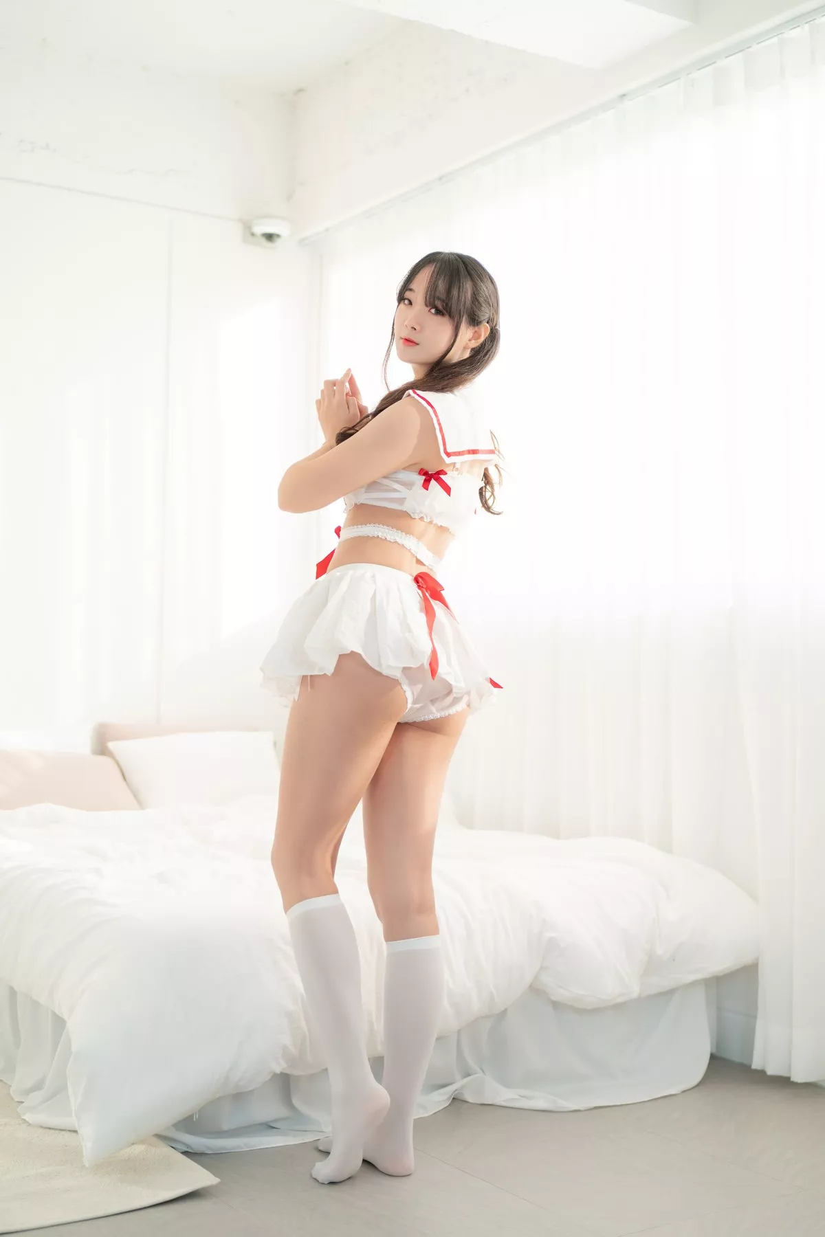 韩国美女LUPPI水手制服主题私房半截水手服+黑色薄纱配黑丝袜迷人诱惑写真128P
