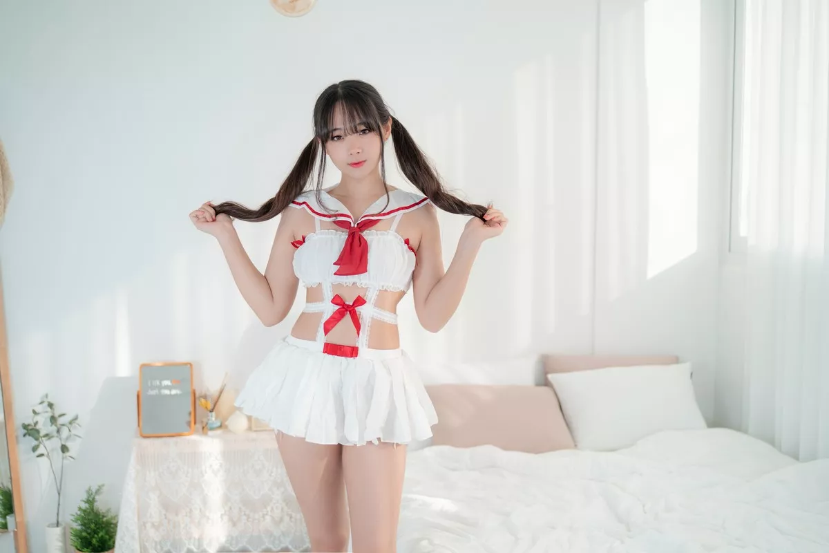 韩国美女LUPPI水手制服主题私房半截水手服+黑色薄纱配黑丝袜迷人诱惑写真128P
